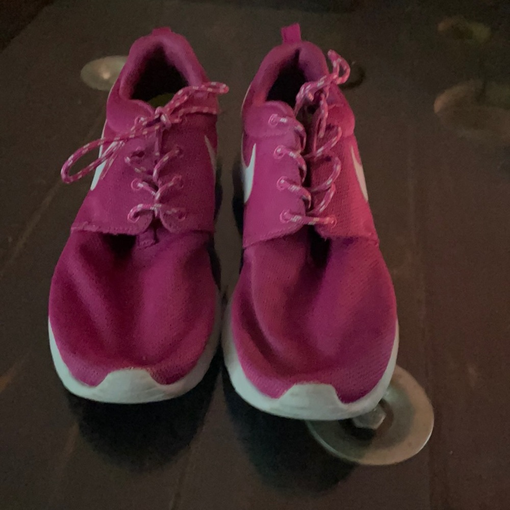 Nike Roshe Run size 7
